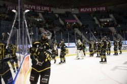 AIK - Karlskoga.  3-0